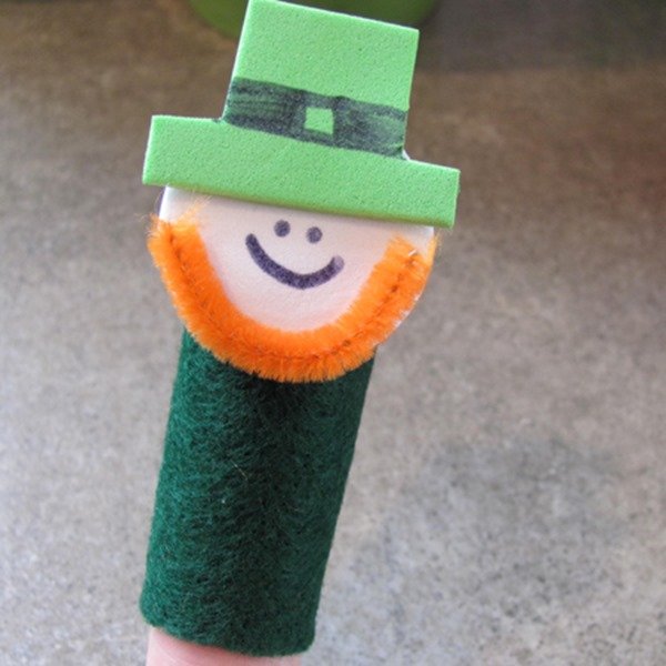 felt-leprechaun-finger-puppet felt-leprechaun-finger-puppet