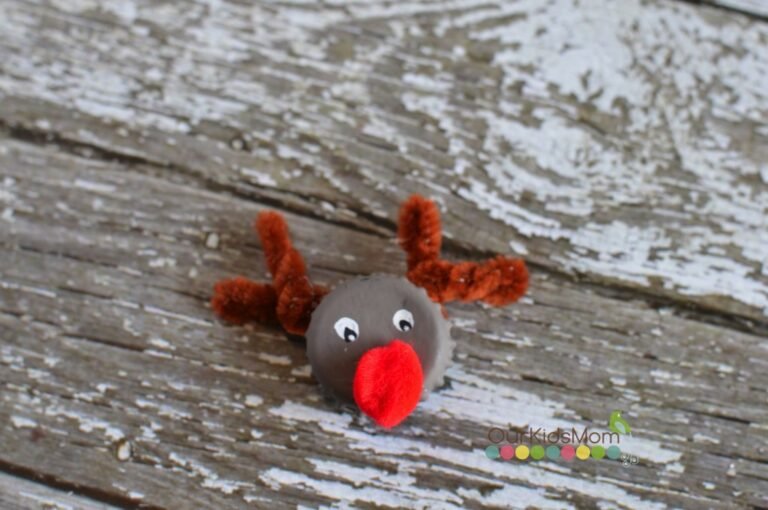 Bottlecap Reindeer Magnet Tutorial