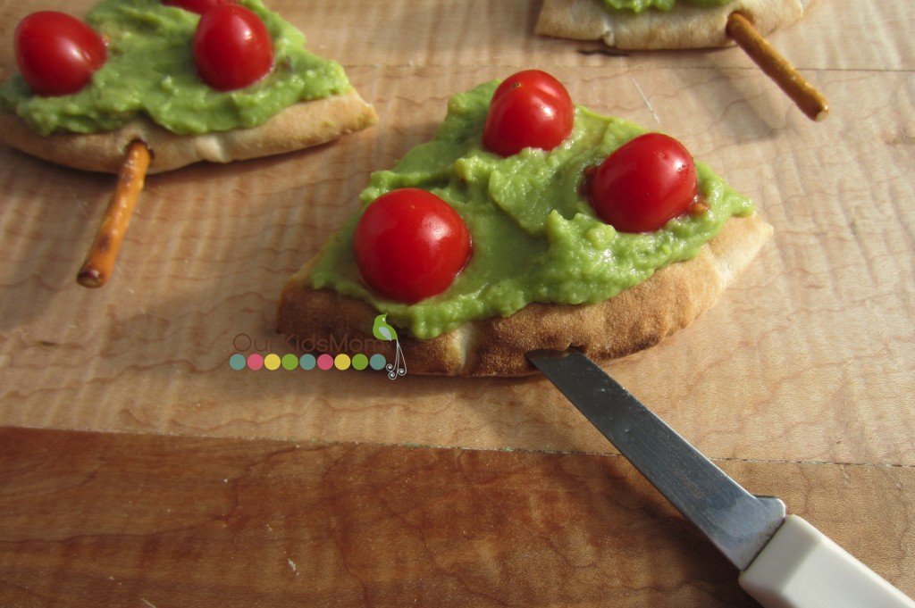 Pita Guacamole Christmas Tree Appetizer 4