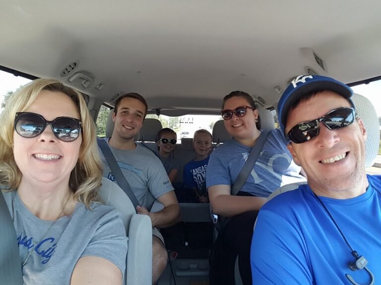 Essential Items for an Emergency Roadside Kit