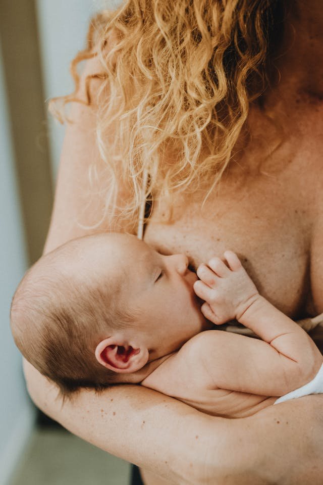 Understanding Postpartum Hair Thinning and Restoration Tips